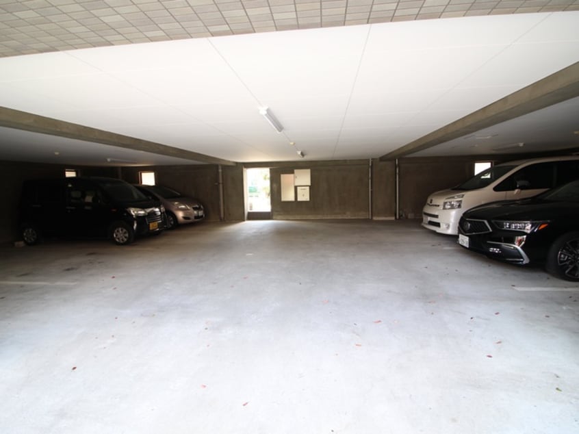 駐車場 ﾘﾊﾞｰｻｲﾄﾞﾃﾗｽ