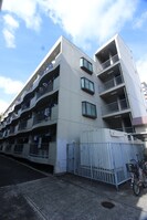 パレスサトウの外観