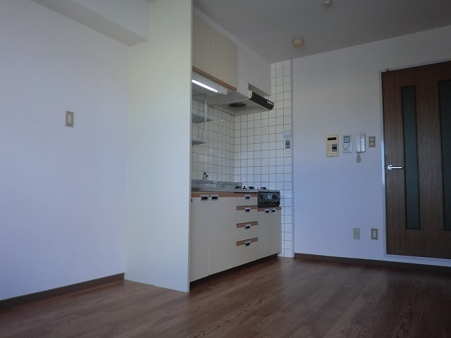 居室 メゾン摂津