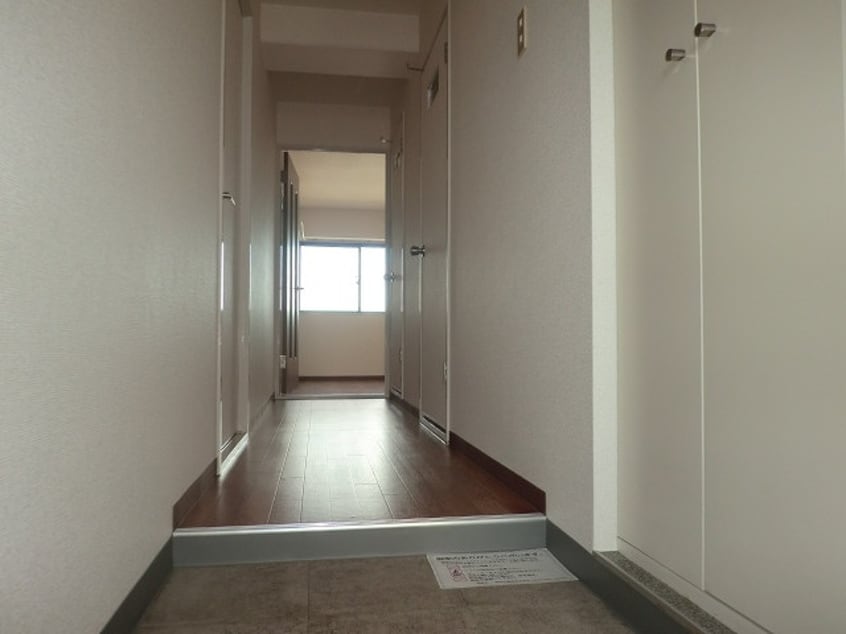 廊下 メゾン摂津