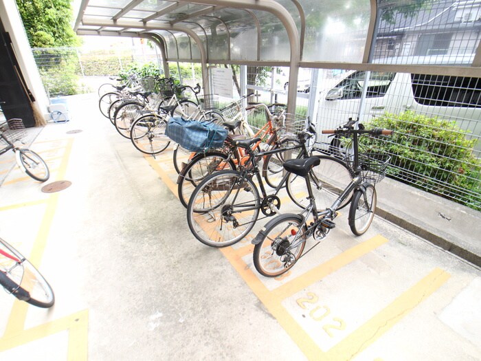 駐輪場 アティ－ズ安威