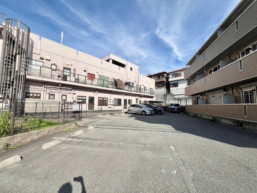 駐車場 オブ・ヴィラ－ジュ