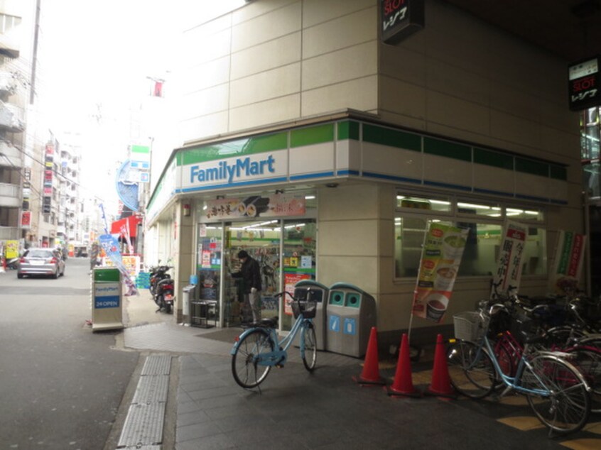 ファミリーマート 布施足代北店(コンビニ)まで153m Mプラザ布施駅前参番館