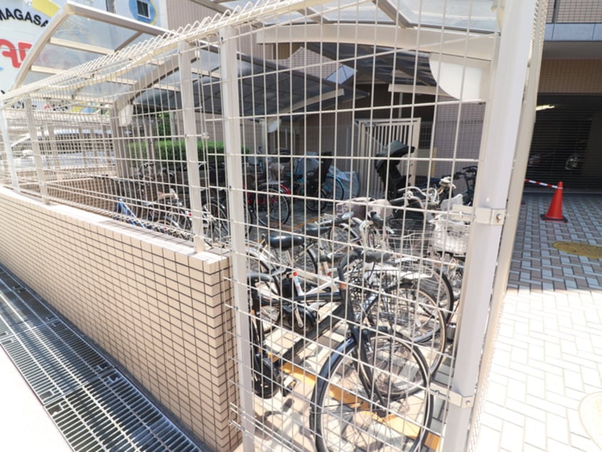 駐輪場 オーブたちばな
