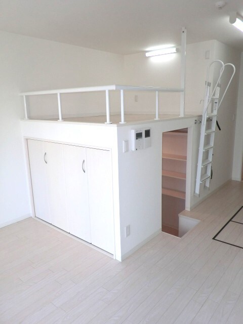 居室 ＡＲＲＯＷ　ＦＩＥＬＤＳ壱番館
