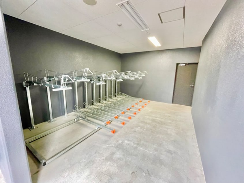 駐輪場 ＶＩＶＲＥ高槻