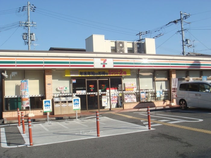 セブンイレブン東大阪三ノ瀬1丁目店(コンビニ)まで600m Ｌｕｘｅ布施南Ⅱ
