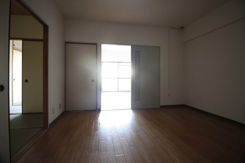 内観写真 ハピネス４８