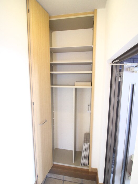 靴箱 メゾン小西