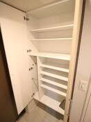 靴箱 Ouest Riviere