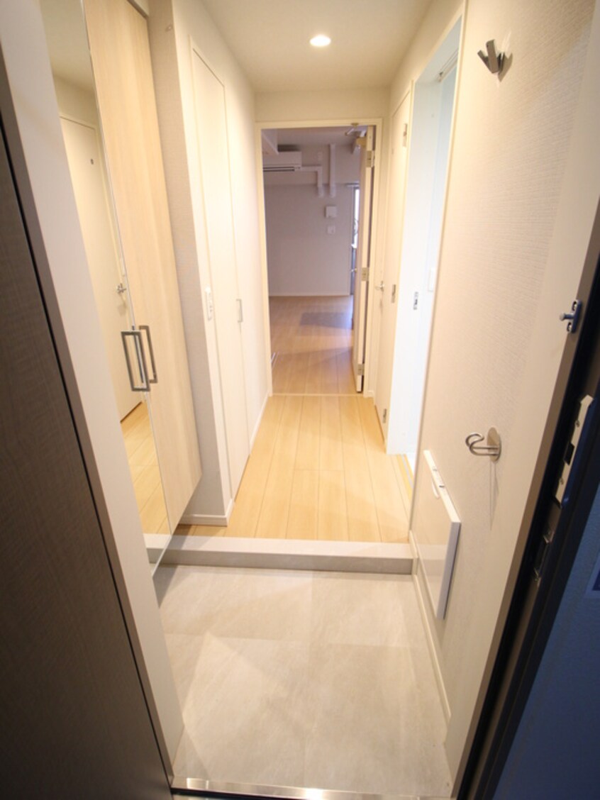 玄関 Ouest Riviere