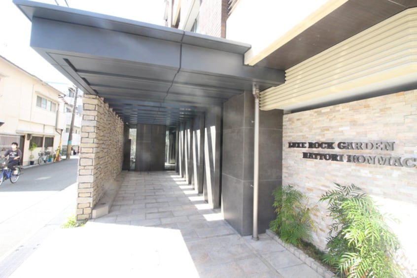 エントランス部分 LUXE　ROCK　GARDEN服部本町