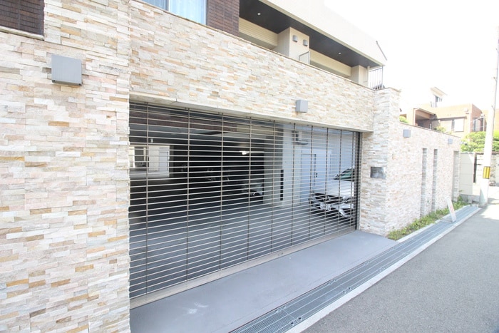 駐輪場 LUXE　ROCK　GARDEN服部本町