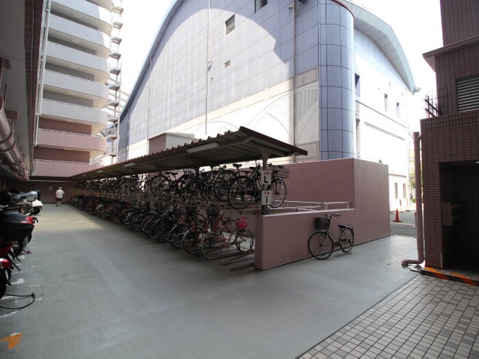 駐輪場 シャンテ川西３号棟（７０３）