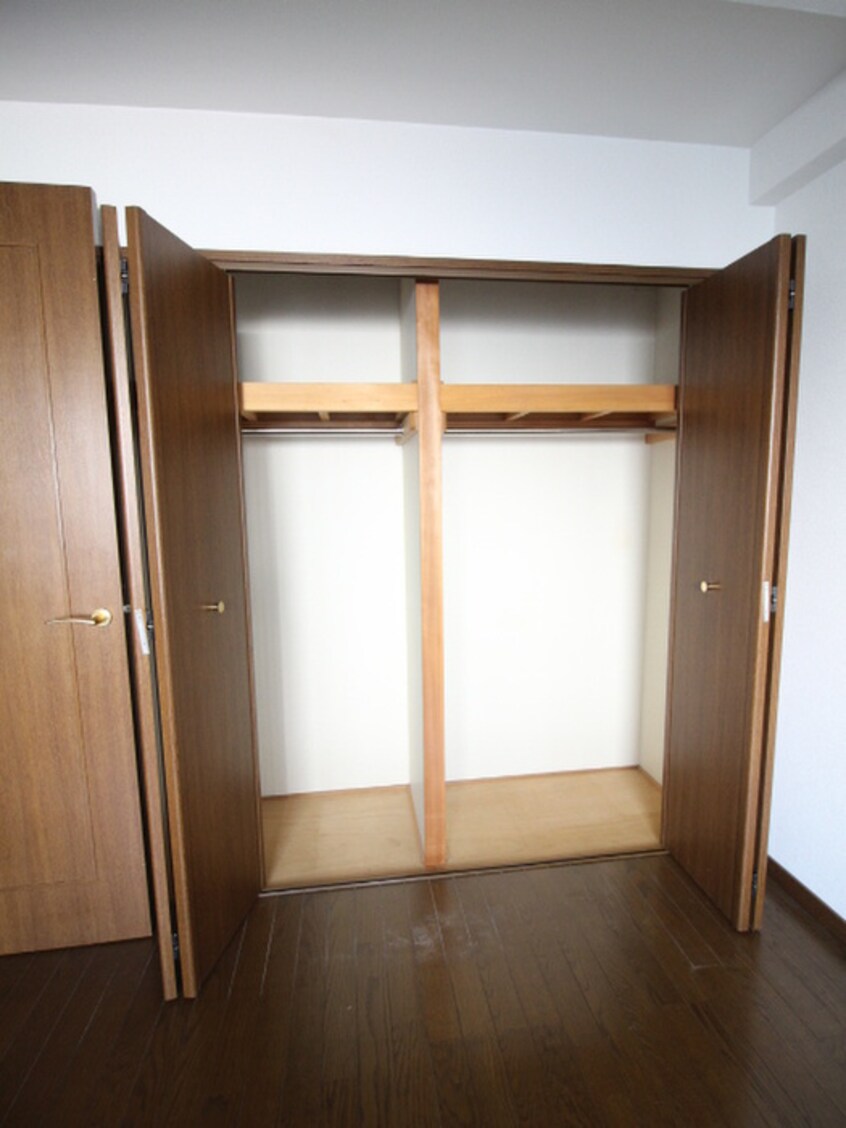 収納 シャンテ川西３号棟（７０３）