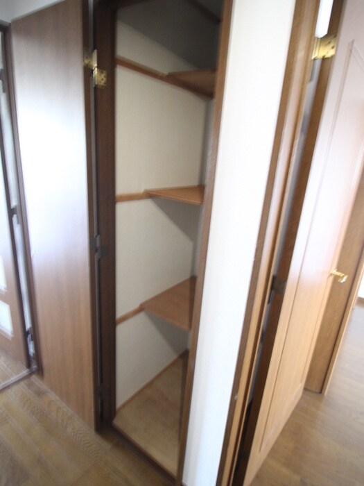 収納 シャンテ川西３号棟（７０３）