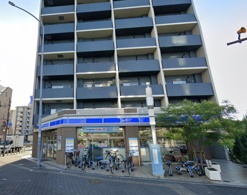 ローソン川西小花1丁目店(コンビニ)まで650m シャンテ川西３号棟（７０３）