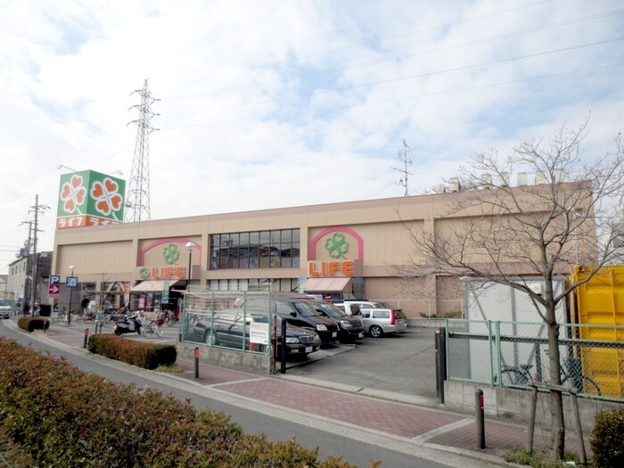 ライフ 守口寺方店(スーパー)まで605m アムールフェリオ