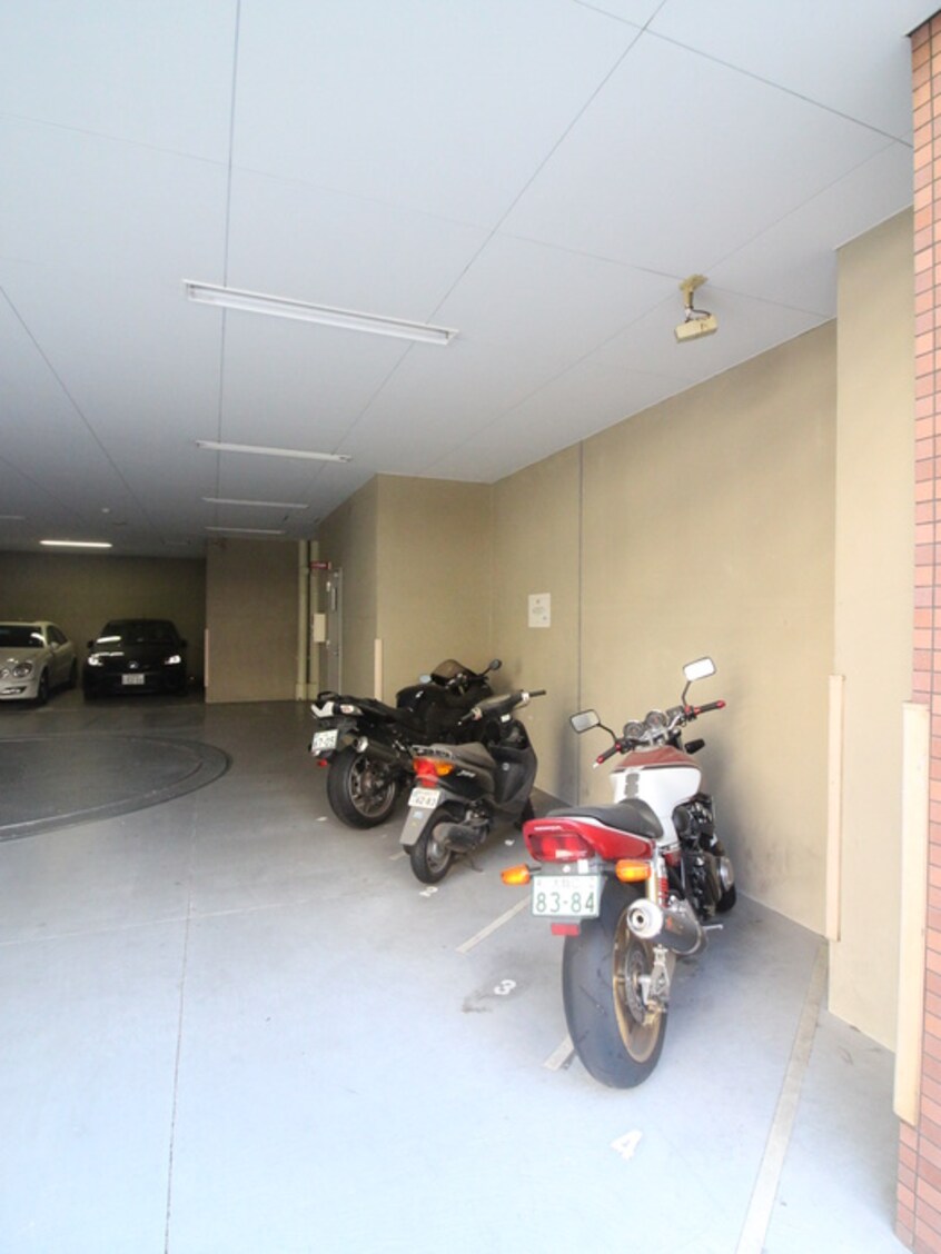 バイク置き場 ア－バネックス福島