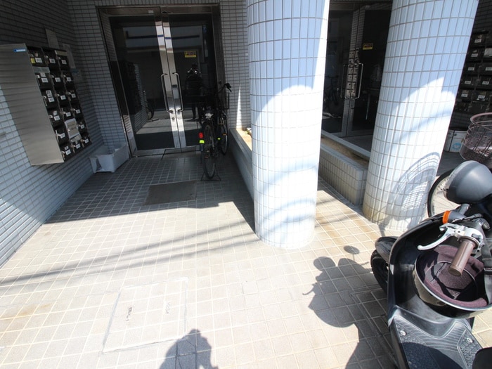 エントランス部分 ウインライフ松原Ⅰ