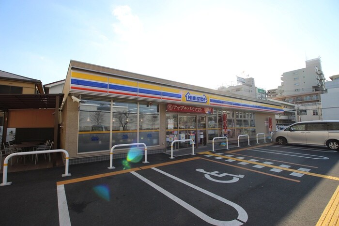 ミニストップ 門真上野口町店(コンビニ)まで75m ジュネスシャトウ