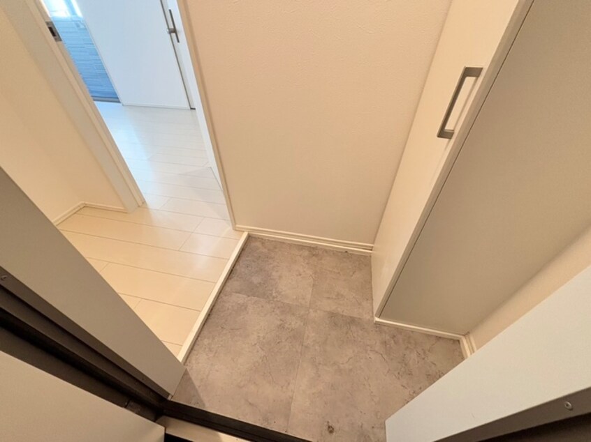 玄関 ｾﾆｬﾘﾌﾞﾛ