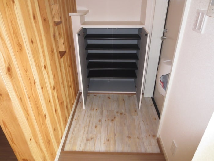 玄関 ルシアコ－ト庄