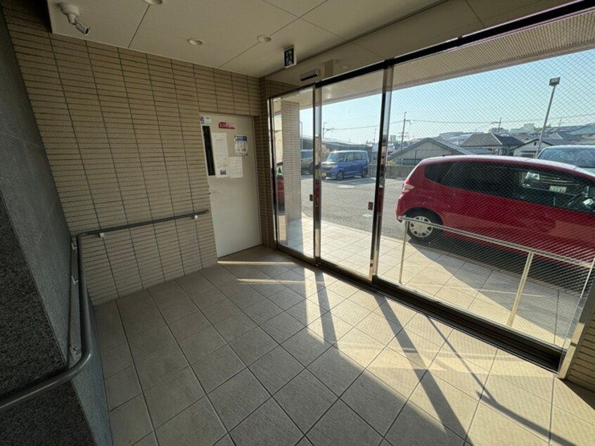 エントランス部分 ル－チェ千里山