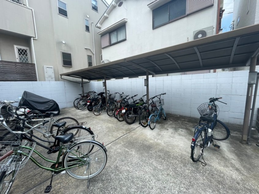 駐輪場 フラワーメゾン