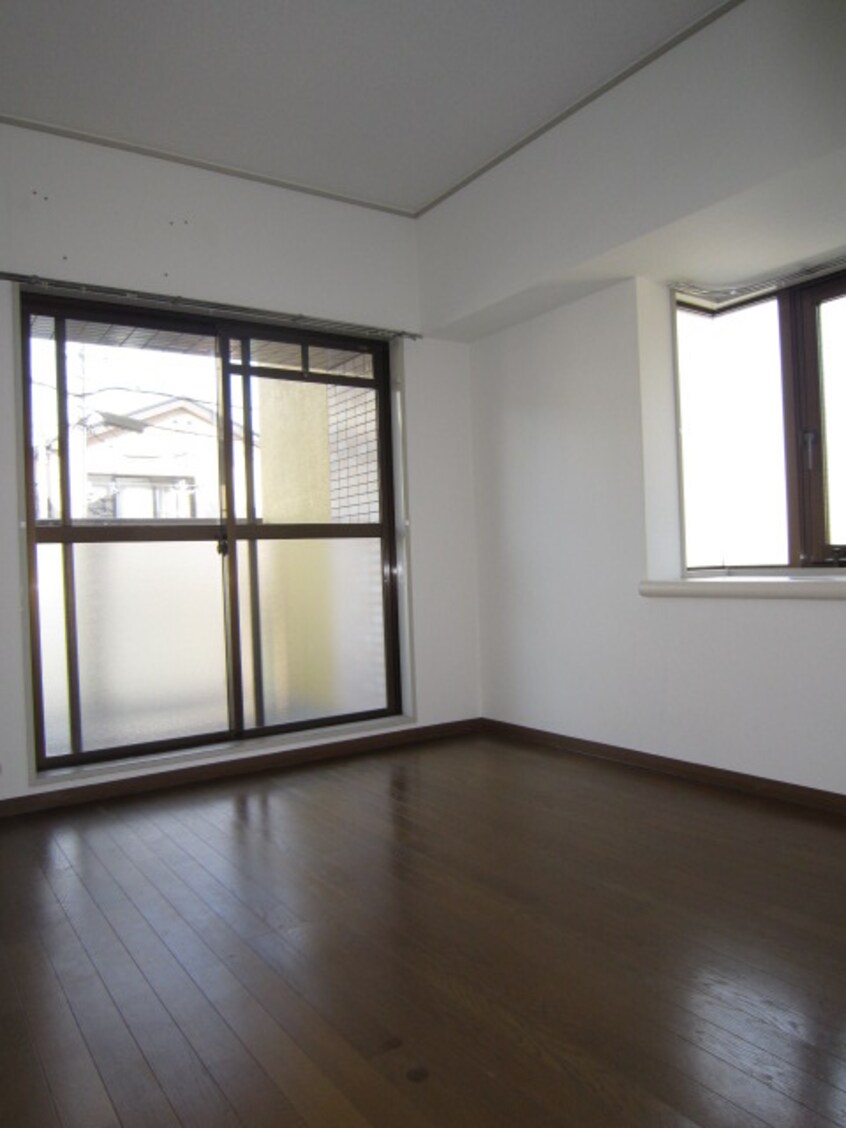 居室 ロイヤル浜芦屋