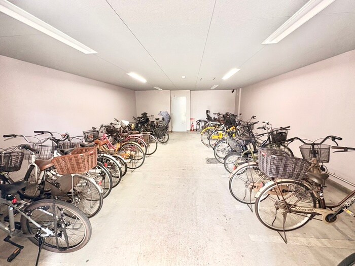 駐輪場 エスパシオ上新庄