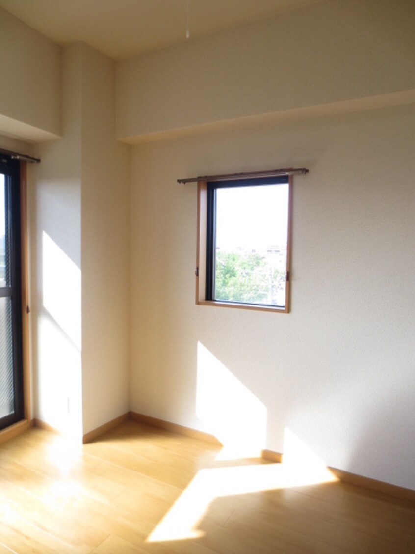 居室 アベニュ－美園