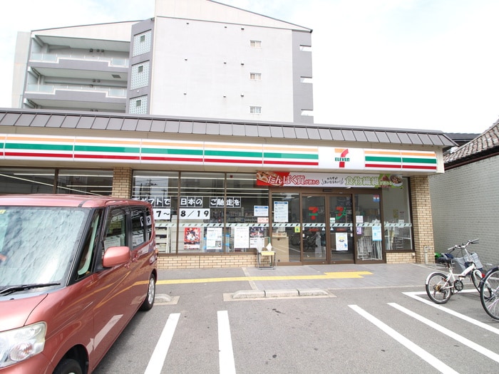 セブンイレブン(コンビニ)まで400m フェルミエ川政Ⅰ