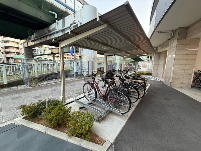 駐輪場 セレニテ神戸プリエ