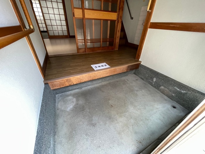 玄関 初田貸家