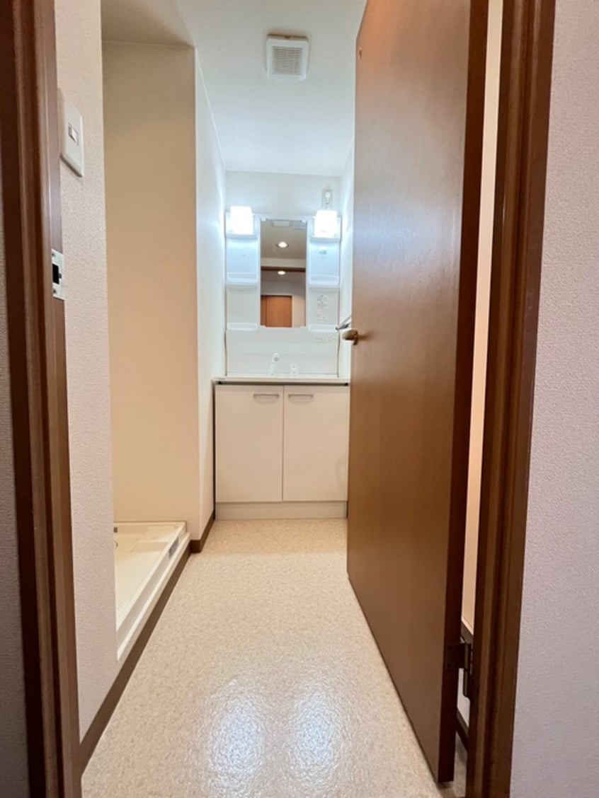 廊下 コンフォール西川