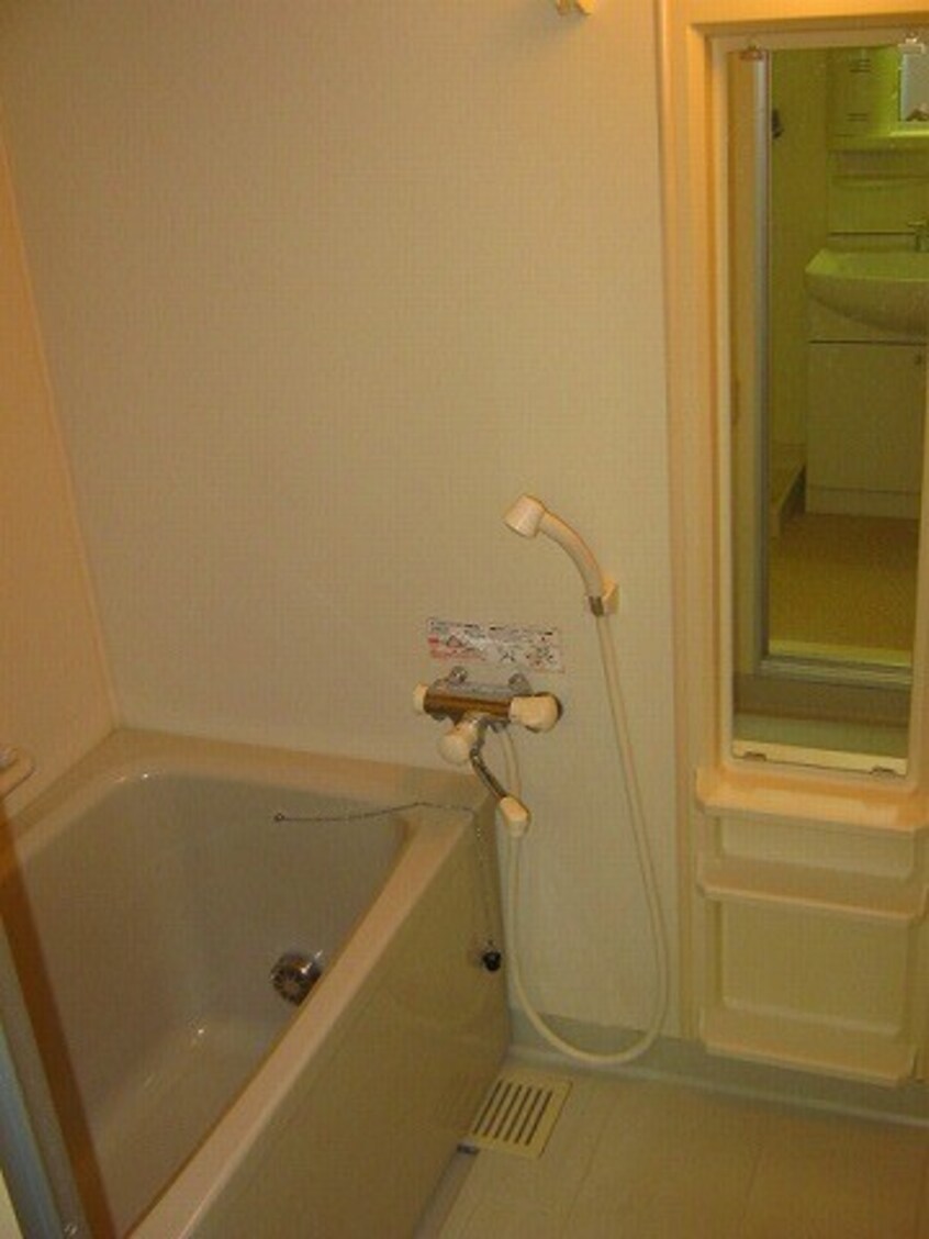 バス／シャワールーム等 プラザハイツ二ツ屋Ｃ