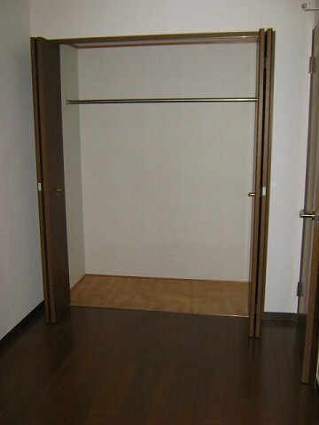 収納 プラザハイツ二ツ屋Ｃ