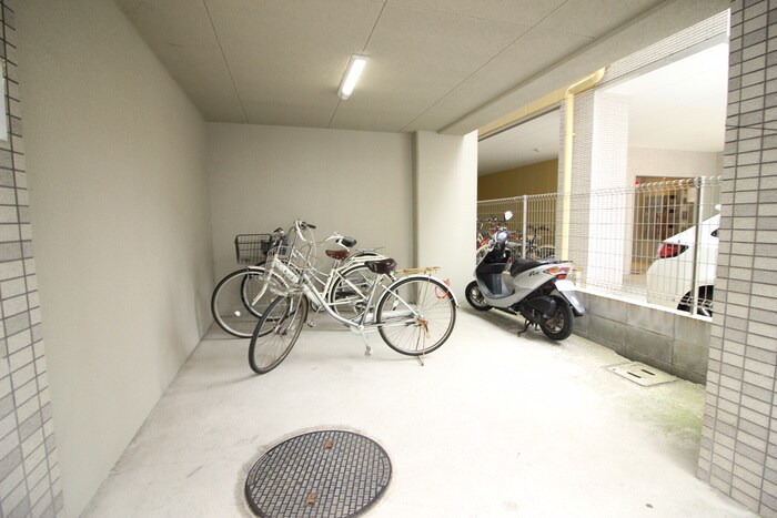 駐輪場 エスリ－ド守口