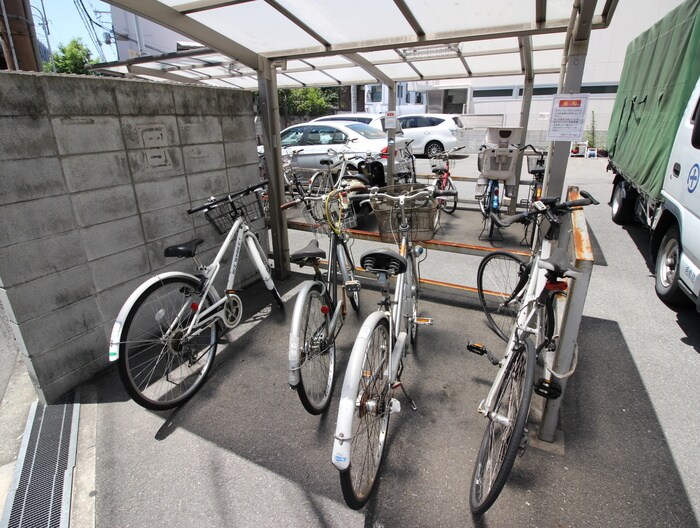 駐輪場 グランマルシェ