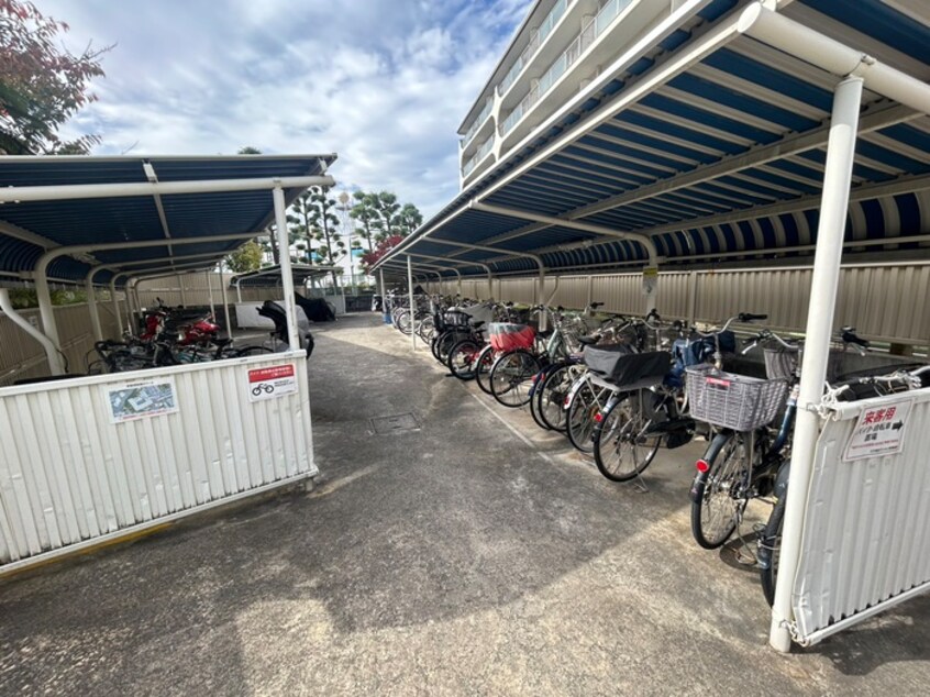 駐輪場 ｶﾈﾎﾞｳ三ツ池台ﾏﾝｼｮﾝ(301)