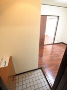 玄関 グランドハイツ三津屋北