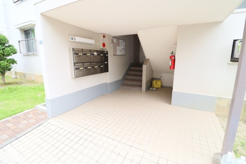 エントランス部分 箕面如意谷住宅14号棟（104)