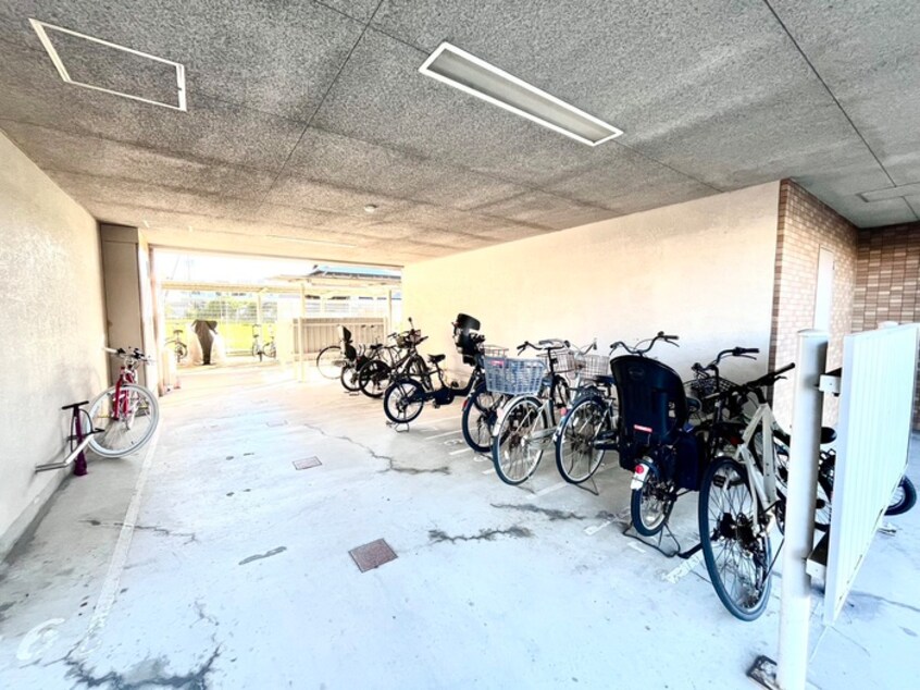 駐輪場 ソレアード鶴見