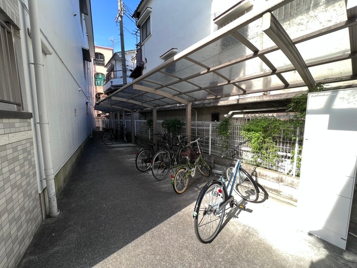 駐輪場 PLEASANT