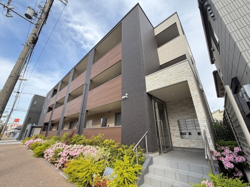 外観写真 ル・コンフリエ