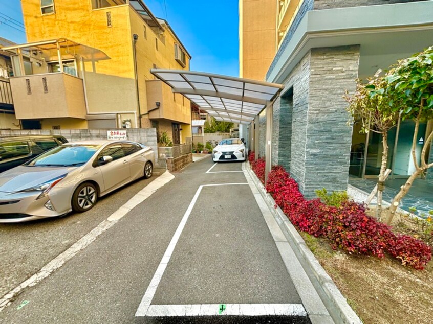 駐車場 アリエッタ南巽