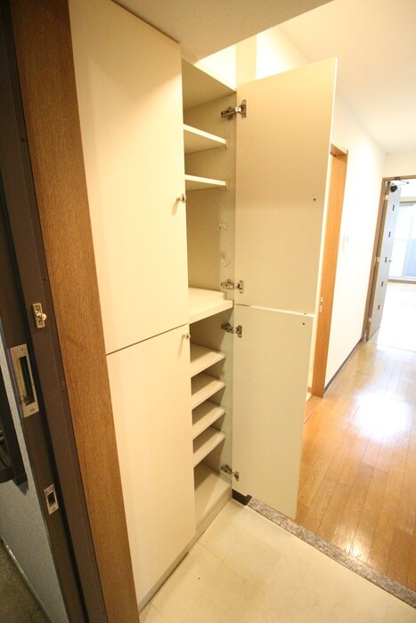 靴箱 ベラジオ烏丸三条(302)