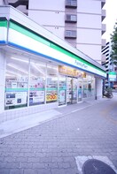 ファミリーマート(コンビニ)まで140m ﾌﾟﾚｻﾝｽ江戸堀（408）