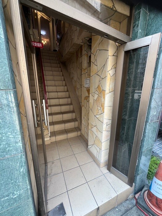 外観写真 上本町ロイヤルハイツ